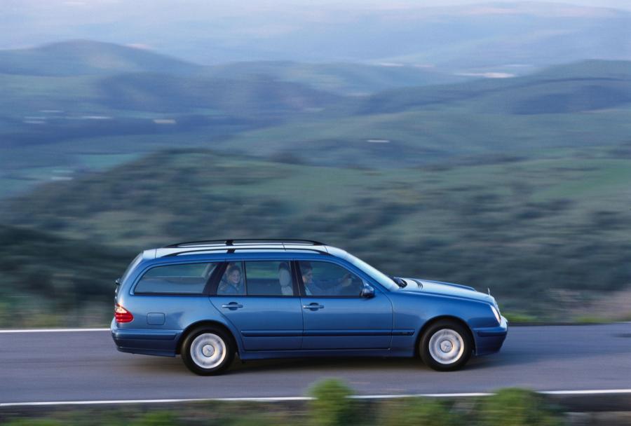  Mercedes-Benz E-Class 1996 года  (фото 8 из 23)